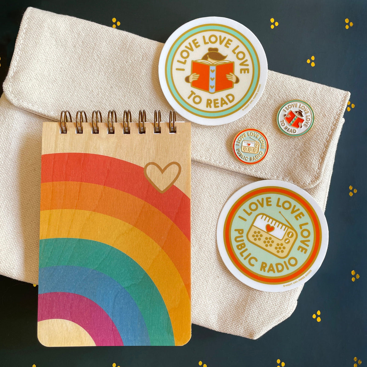 Love to Read Enamel Pin
